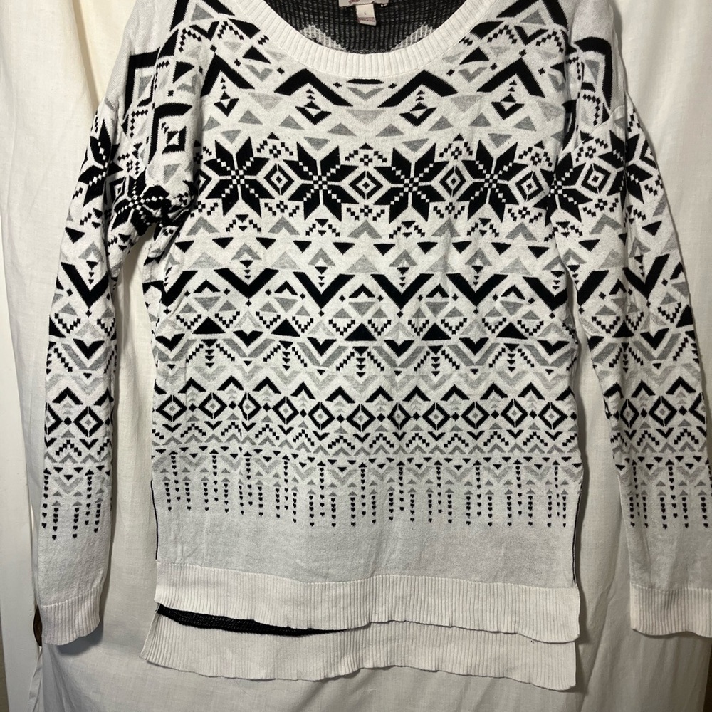 ❤️❤️❤️ Arizona Jean Company Black and White Crew Neck Sweater